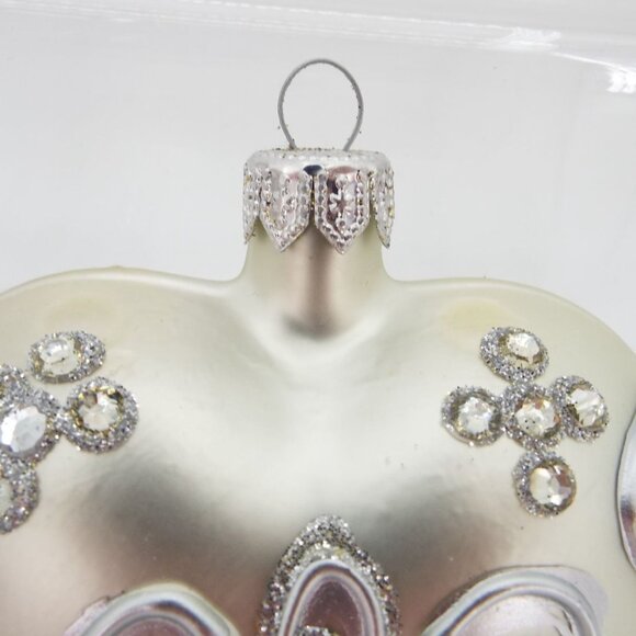 Vintage Poland Mouth Blown Hand Painted Silver Heart Ornament with Original Box - Picture 6 of 14